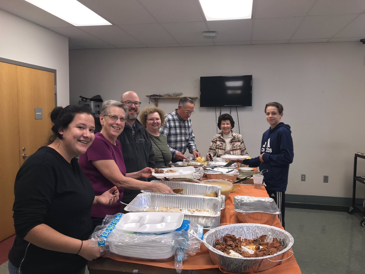 2xjn's tweet photo. What great support from Waverly Road Presbyterian Church at Cora Cox Academy!  Great day for students at staff at Cora Cox!  Lots to be thankful for!  #Thanksgiving2018 @KCS_District https://t.co/KkDiwGChRM