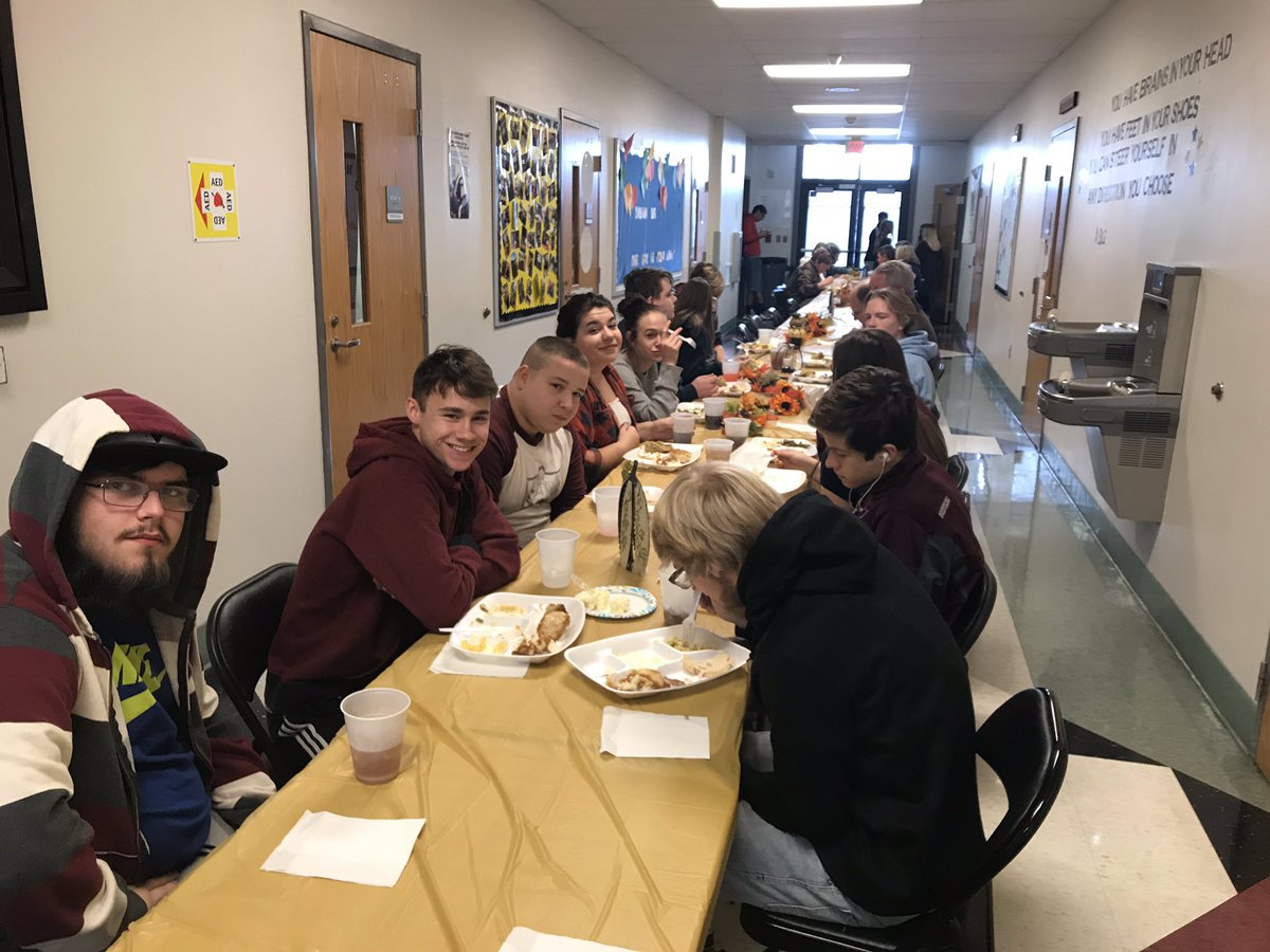2xjn's tweet photo. What great support from Waverly Road Presbyterian Church at Cora Cox Academy!  Great day for students at staff at Cora Cox!  Lots to be thankful for!  #Thanksgiving2018 @KCS_District https://t.co/KkDiwGChRM