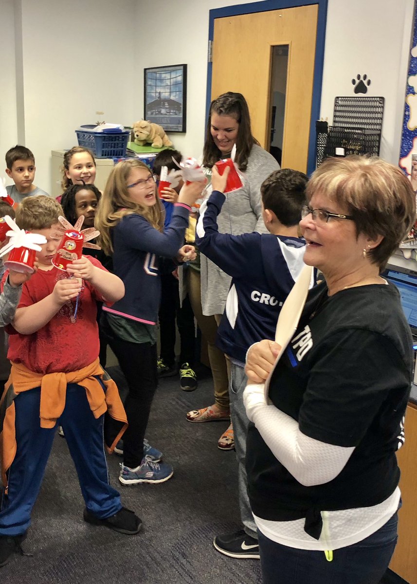 HenRyCreated's tweet photo. How did I get lucky enough to run into @MrsBovender’s 4th grade class as they performed their turkey calls for the office staff?  This made me smile! 🍂🤗🦃🍂 @MsJLSloan #wyasd #esedwyasd https://t.co/auxB58kUcm