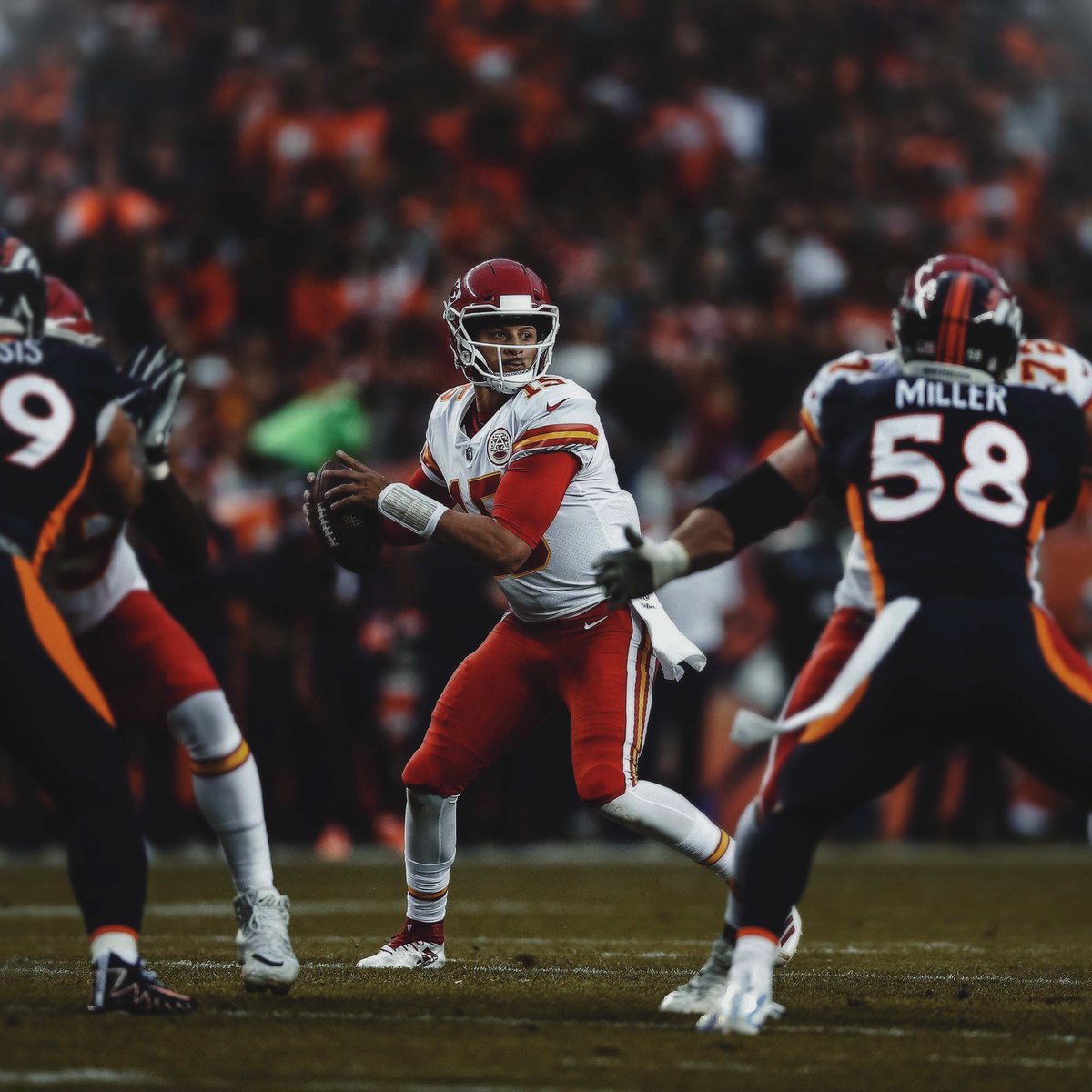 dpgcreative's tweet image. This guy is pretty good at football. @PatrickMahomes5