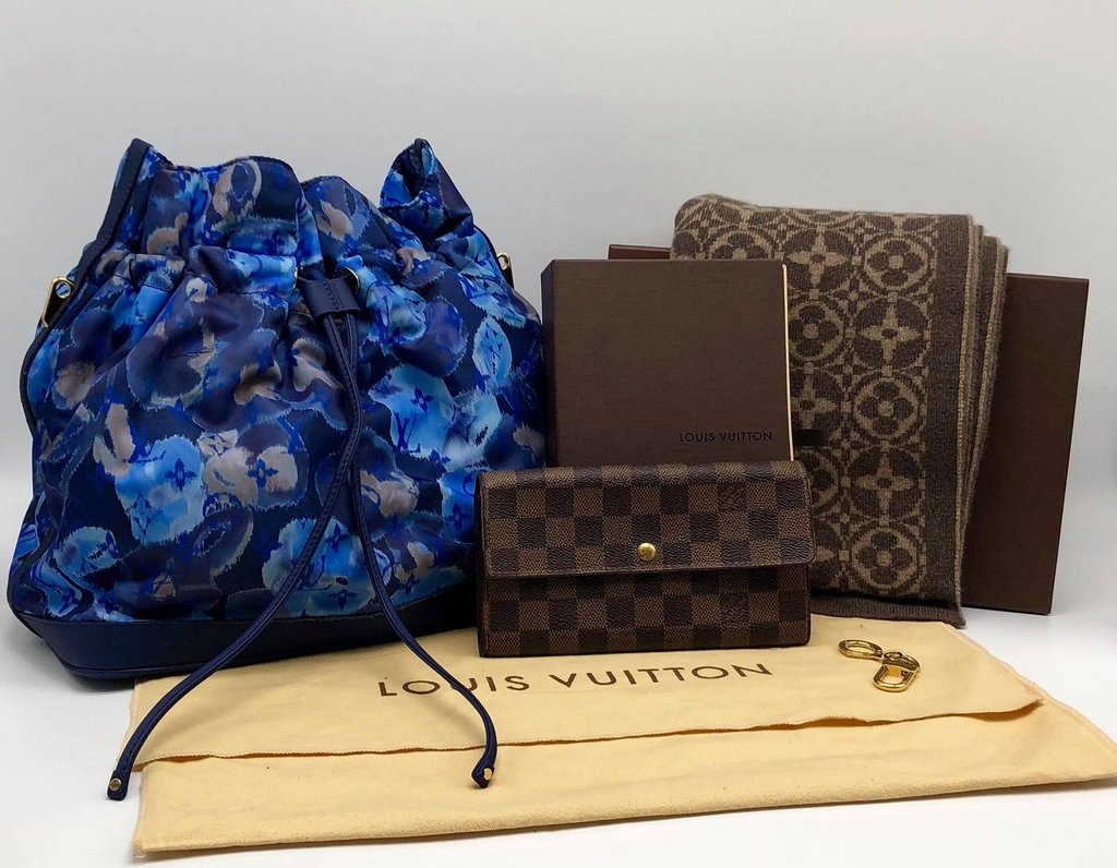 AEJports's tweet photo. When shopping for luxury handbags, ask ourselves: Is the price reasonable? Will this bag hold value? Will I be able to re-sell it if I wanted to? π€ππ€.
.
.
#lvbag #lv #lvoe #lvaddict #lvauthentic #lvmonogram #lvcollector #louisvuitton #louisvuittonparis https://t.co/alELMbMLcF