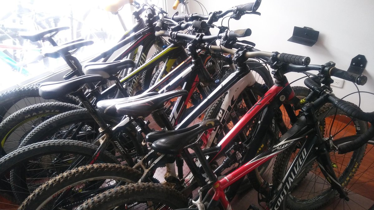cyclepoint_co's tweet photo. rabajo si hay!!! Servicio técnico especializado Para mayor información o agendar su cita comunicarse por los teléfonos: 3163216030 / 3882120 #cyclepoint #cyclepointco #cyclepointsas #cyclepointcolombia #cyclepointtaller #serviciotecnicobicicletas https://t.co/usnfY2M5DQ