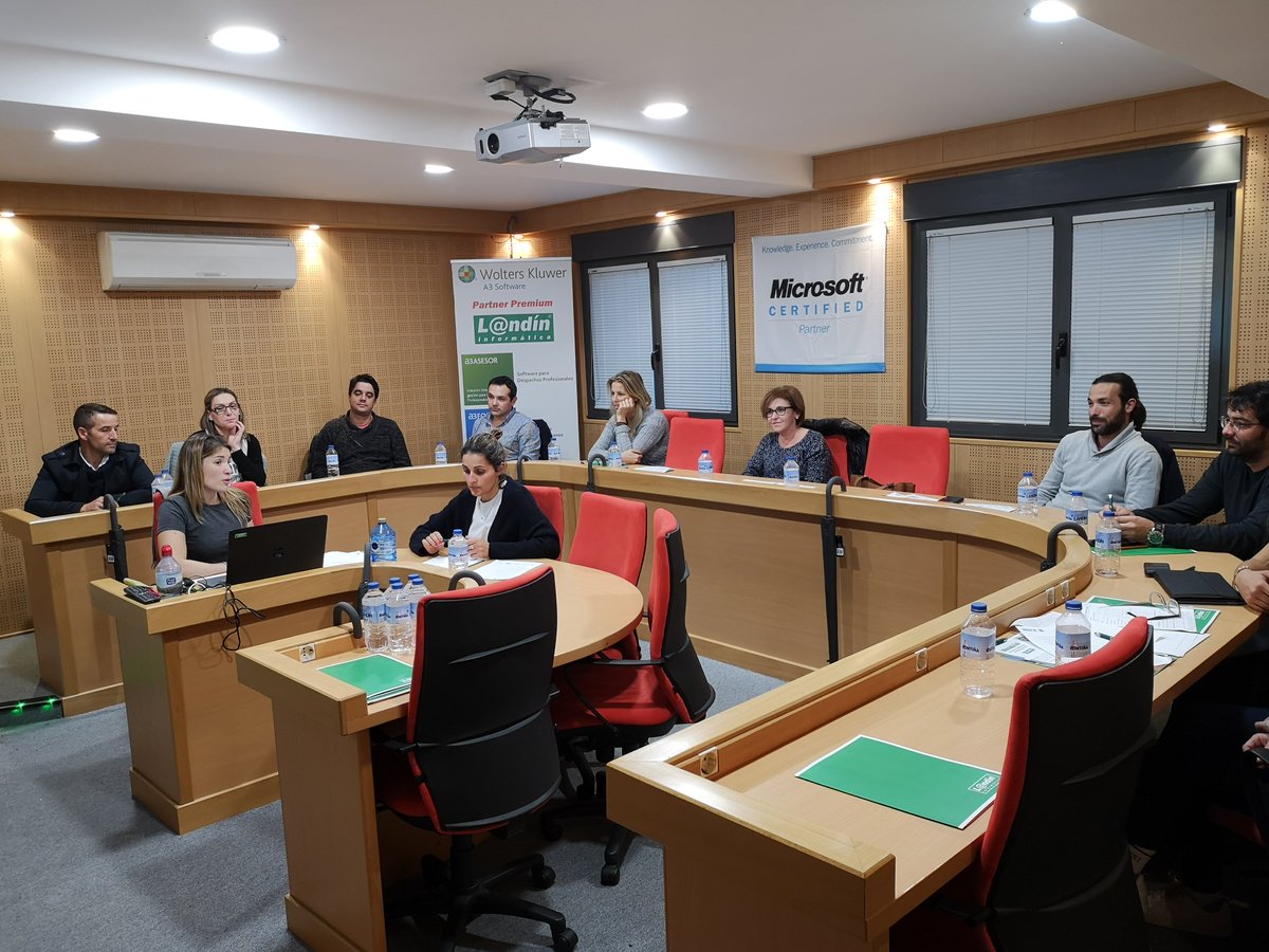 Landinformatica's tweet photo. Clientes y distribuidores vienen a nuestras oficinas para recibir formación #LandínSoftware. Nuestra compañera Nuria impartió hoy el curso de #MenuLan, en el que estuvieron presentes IPR Solucións (distribuidor de Monforte-Lugo) y @rialpulperia (cliente de Padrón), entre otros. https://t.co/6wkSsoXzTY