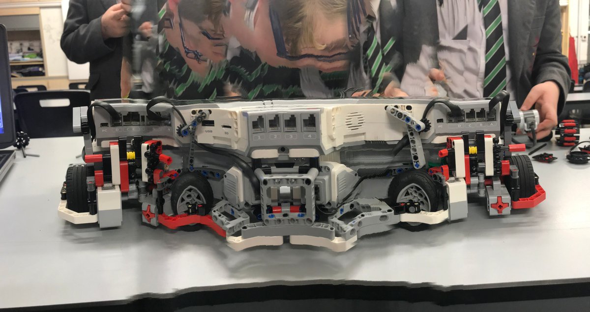 Enterprise_TA's tweet photo. This is what happens when you let a keen Year 7 photograph a robot!! Great shot Ollie! #trickshot #TERobotics #LEGOLesson @raisingrobots @ESAmalfi @LEGOeducationUK @Tomorrows_Eng https://t.co/fyr5KZeHwE