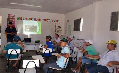 Asbraer_oficial's tweet photo. Produtores de Serra Caiada-RN participam de oficina sobre manejo nutricional
Saiba mais: https://t.co/jIV5MKs2Rs
#asbraer #agricultura #agriculturafamiliar #agro #agronegocio #EMATER #EMATERRN #RN #BR https://t.co/UrxYwKyQi2