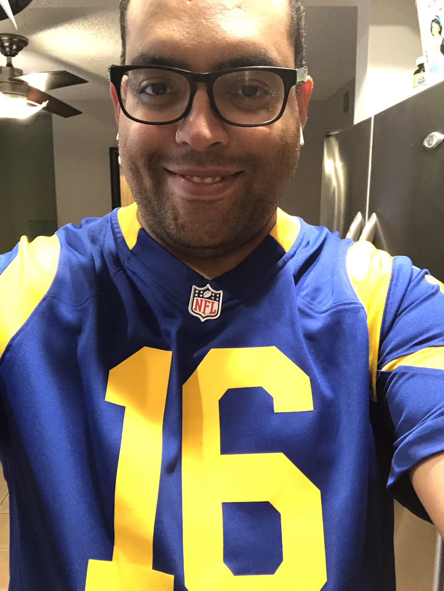 ChampsPapa1015's tweet photo. Had to put a winners number on to get my pie game on...#Rams #Goff16 #GoBears https://t.co/uiQXtgQdsp