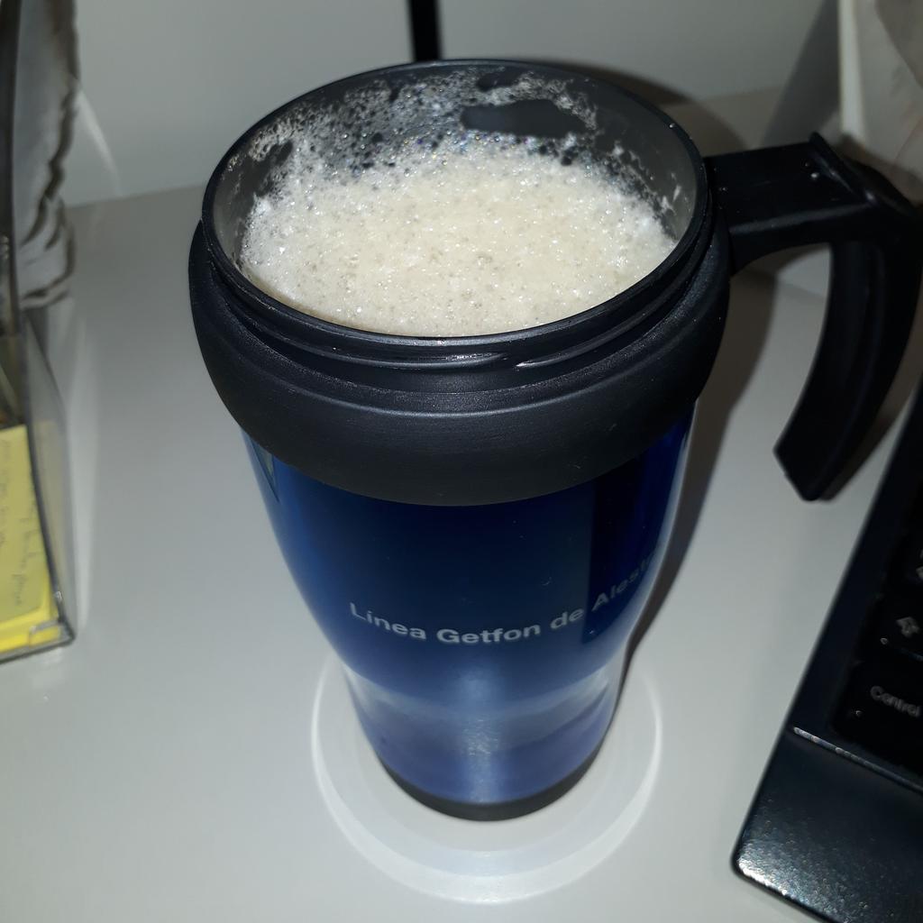 HektorBarr's tweet photo. Día 1095 sin hacer el amor, el único mañanero que tengo es con el café jajajajajajajaj #BuenosDias #Martes #PostPuente 🤣🤣🤣 https://t.co/nomggOW3kg