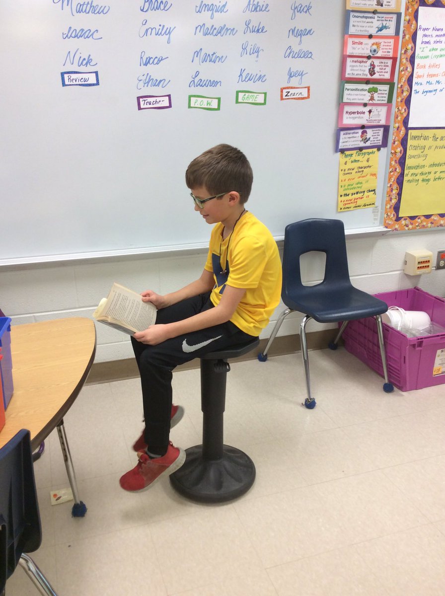 LinesDen28's tweet photo. Thanks again to our fabulous PTO, we love our new wobble stools! @Lines_Principal @Lines220 #flexibleseating #keepsusmoving https://t.co/rDQ5GxrsP1