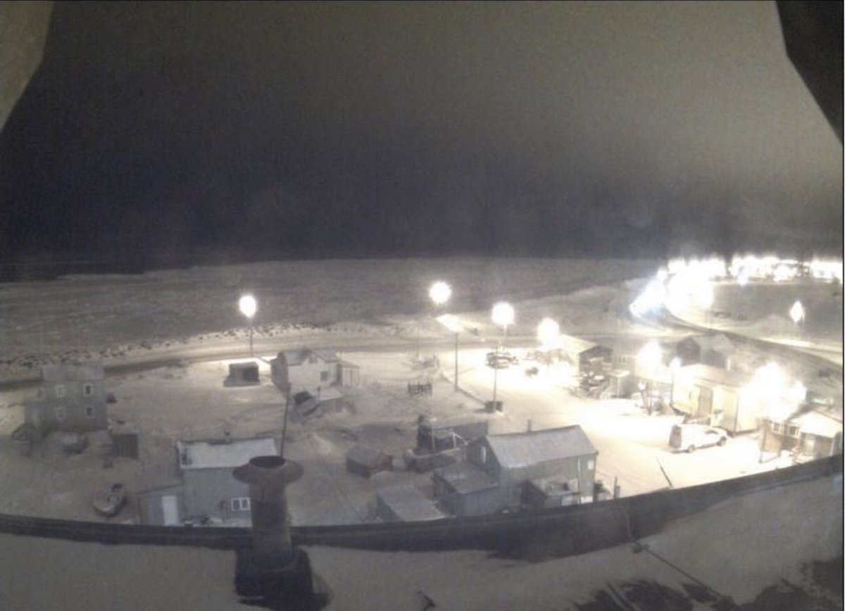 HC_PuertoRico's tweet image. Hoy a la 1:43 pm en Utqiagvik, Alaska, se ocultará  el sol y será la última vez que lo vean en el 2018. El próximo amanecer será el 23 de enero de 2019 a la 1:04 pm. Por lo que tendrán 65 días sin ver el sol. Se podrán imaginar estar 65 días en oscuridad, increíble...