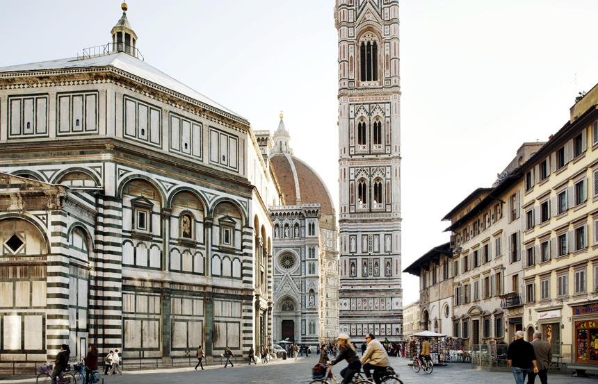 De Florence aux plaines du val d’Orcia, des routes du Chianti jusqu’à la tour de Pise, les mythes toscans s’offrent, à quelques détails près, comme on les imaginait. Et c’est bonheur. 
La preuve par cinq : goo.gl/dzo1Cn
