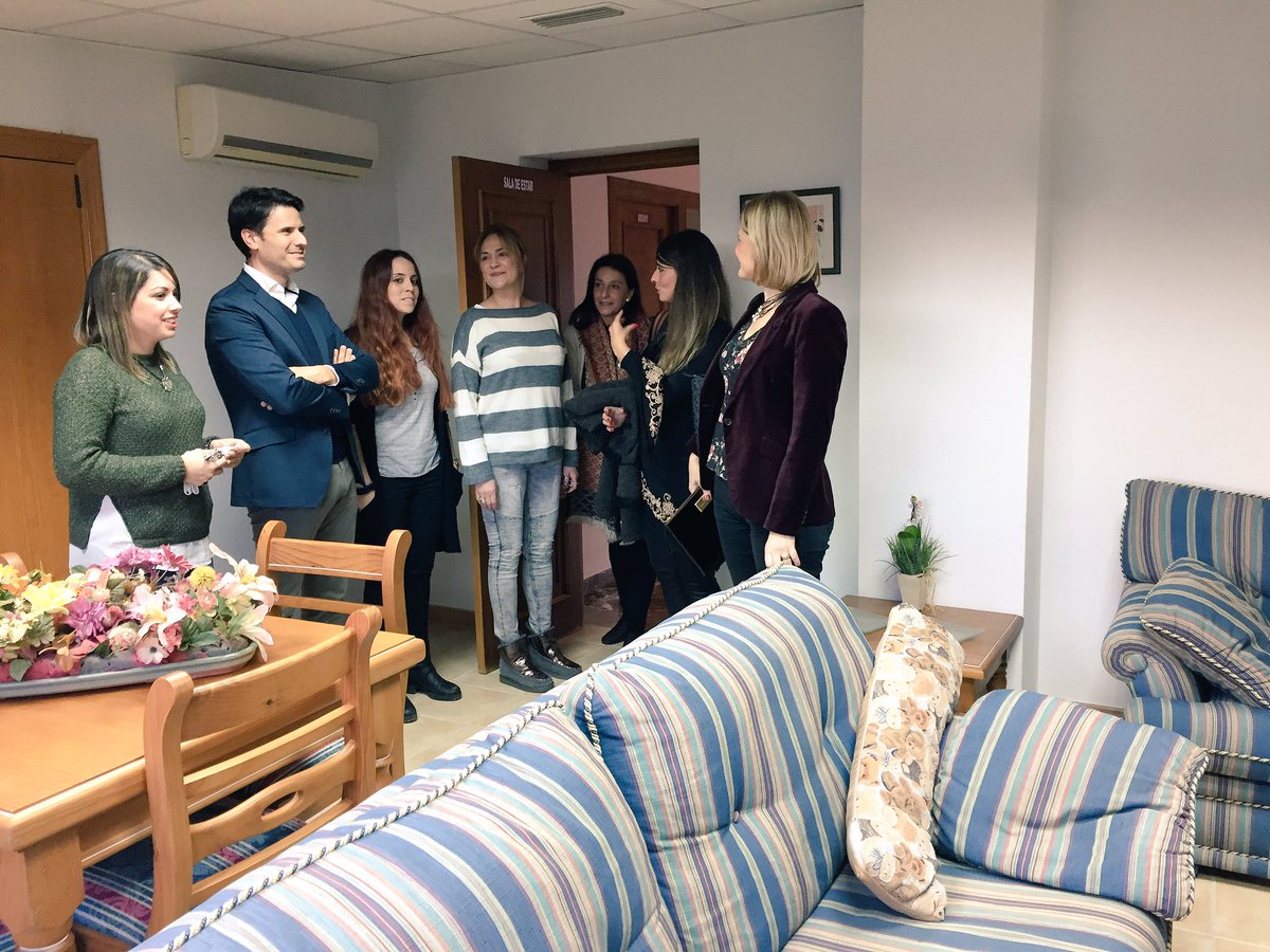 popularesmolina's tweet photo. Nuestro presidente y candidato a la alcaldía @jangelalfonso visita la Fundación @FTEMEHI para conocer de primera mano, el servicio residencial exclusivo que ofrecen a mujeres con algún tipo de adición, así como los programas que llevan a cabo 

#PopularesMolina #PP #Asociaciones https://t.co/tL4rqyaCYc