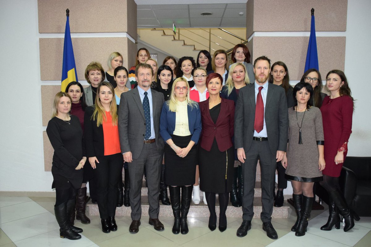 ANFSAI_NAWIAS's tweet photo. More knowledge - more power to make the change! 20 trained ladies from @ANFSAI_NAWIAS and @afp_wpa in women police associations with @UNDPMoldova  support. We want 50/50 opportunities, chances and #genderequality https://t.co/SJCBP2fgms