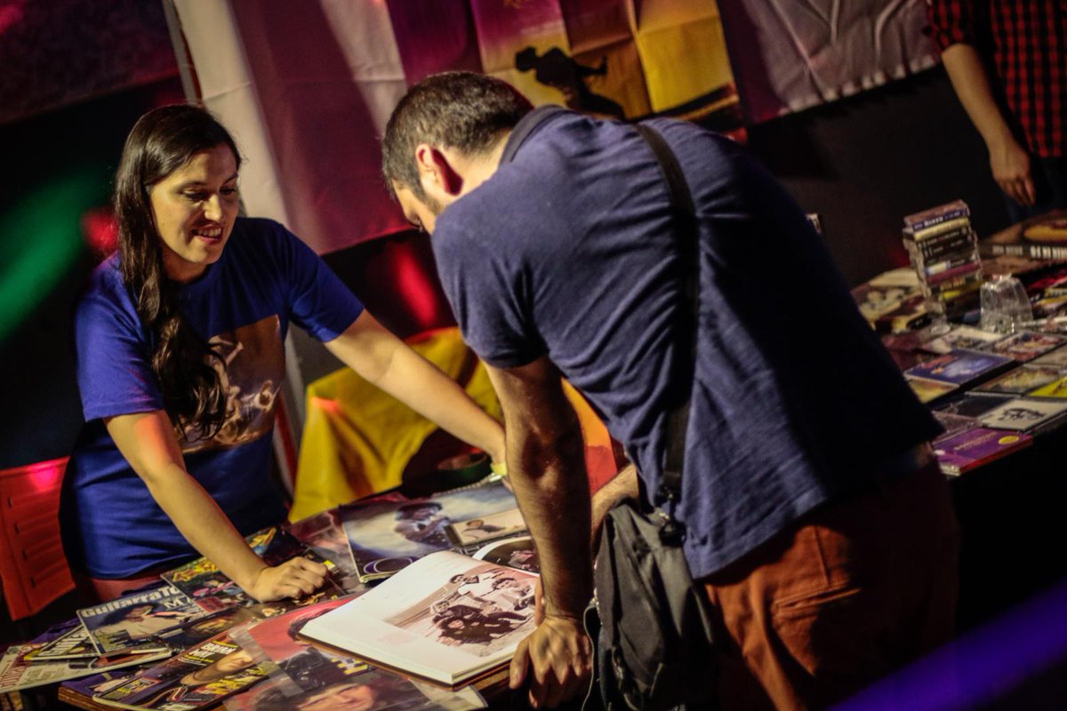 Charlas, exposiciones y conciertos se suman a la "queenmanía" desatada por Bohemian Rhapsody https://goo.gl/bpr6ys