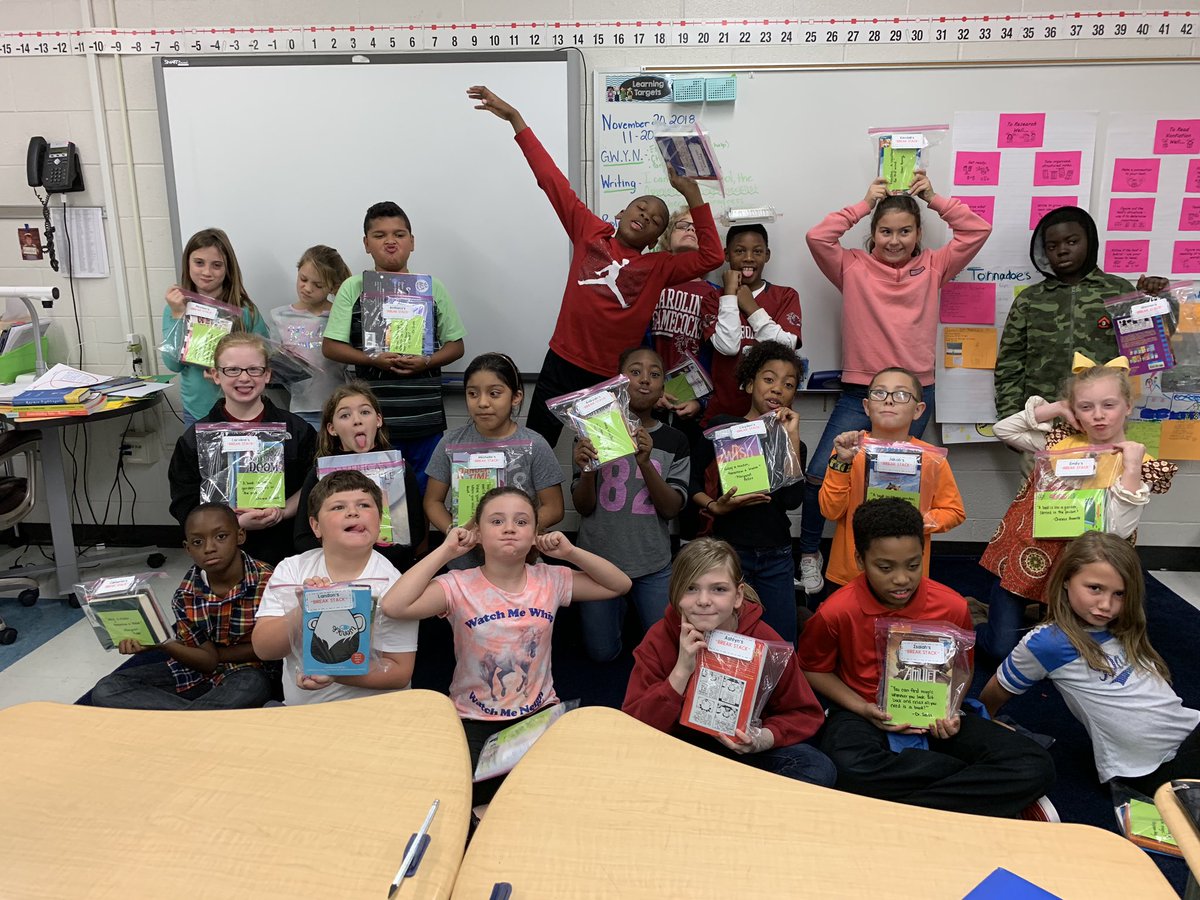 BrownWKE's tweet photo. We won’t let Thanksgiving Break keep us from our goals! We have a “Break Stack” ready to go so we have plenty to read over break! @Lex1_Literacy @WhiteKnollElem #wegotgoals #believeandachieve @TCRWP https://t.co/Fflt19KQ3m