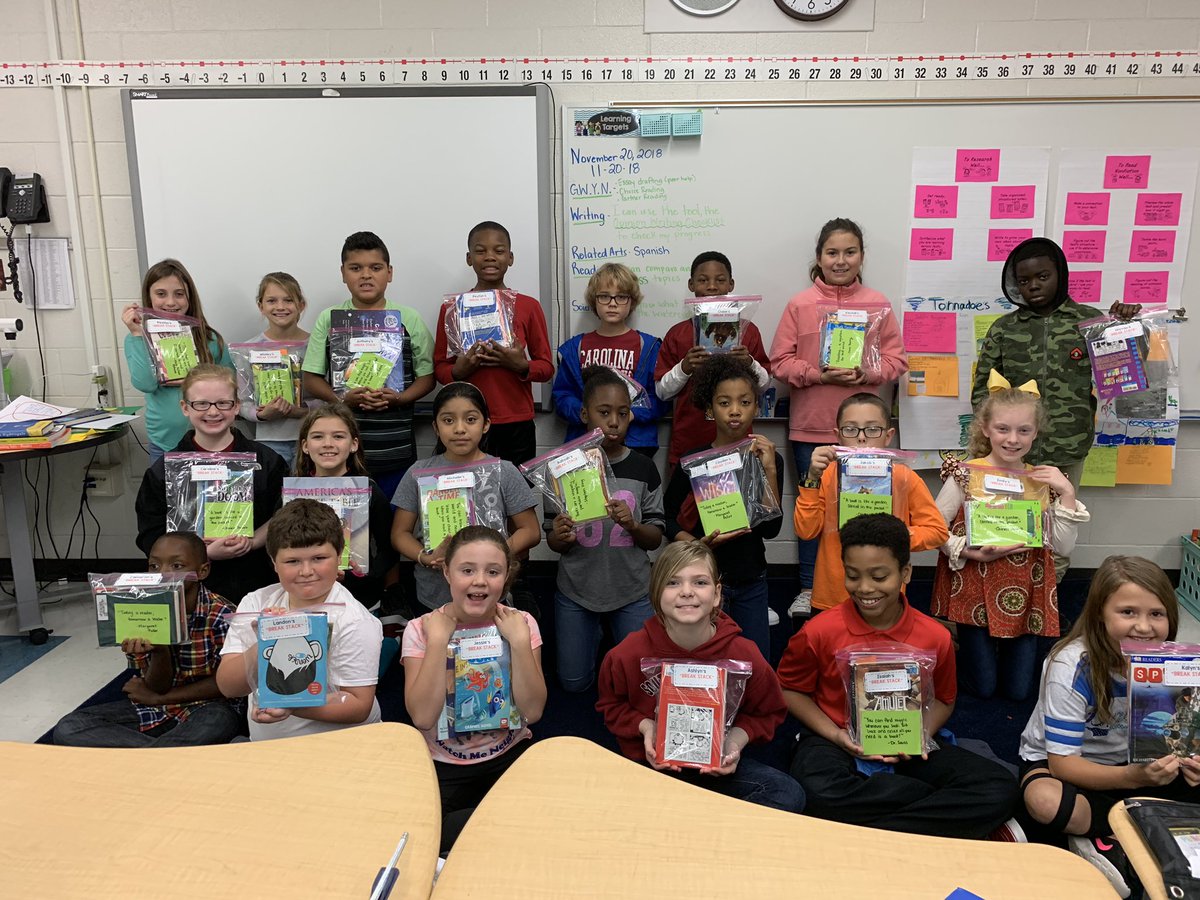 BrownWKE's tweet photo. We won’t let Thanksgiving Break keep us from our goals! We have a “Break Stack” ready to go so we have plenty to read over break! @Lex1_Literacy @WhiteKnollElem #wegotgoals #believeandachieve @TCRWP https://t.co/Fflt19KQ3m