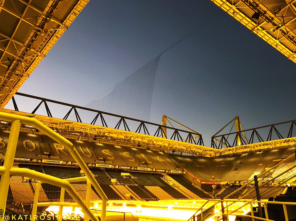 KatiRosiRose's tweet photo. Es war Liebe auf den ersten Blick...
🖤💛 @BVB https://t.co/PNCj2eKOIo