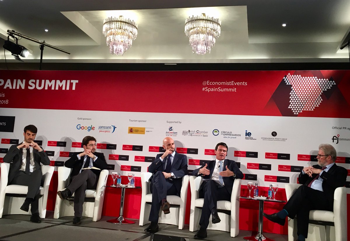cristinaapgar's tweet photo. Panel con 4 panelistas de primera categoría para hablar sobre el futuro del bipartidismo @manuelvalls @kanciller @manuelmunizv @michaelreid52 & Antonio Barroso #SpainSummit @TheEconomist @EconomistEvents https://t.co/REnKbf2aE1