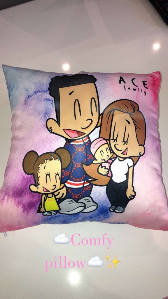 TheAceFamilyApp's tweet photo. WHO’S EXCITED??? NEW MERCH COLLECTION DROPS TODAY AT 12 NOON (PST)!!! https://t.co/JEQVV96CUd https://t.co/Dc9311azDe