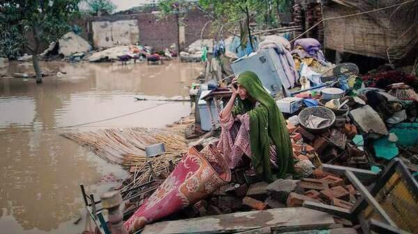 HmanityPeace's tweet photo. "درد" لفظ کو سمجھنے کیلئے اللہ نے عجیب لوگ پیدا کئے ہیں جو دشمن کیلئے بھی دل میں محبت رکھتے ہیں.
 #پی_ٹی_ایم ایسے ہی لوگوں کی تحریک ہے اگر آپ ان کو سپورٹ نہیں کرسکتے ان کیلئے دل میں محبت ضرور رکھیں
#PashtunTahafuzMovement 
#Humanity #Peace #AllahAlmighty https://t.co/Z5vCyFZXwW