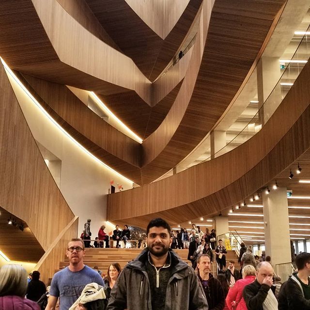 MohsinFancy's tweet photo. Calgary Public Library. Downtown

#calgarylibrary #library #masterpiece #arcitecture #architecturelovers #yycinfluencer #yyccity #yycbusiness #yycbuzz #building #yyclifestyle #calgaryalberta #calgaryisbeautiful #calgary360 #calgary #yyc #canadacity #calg… https://t.co/ZoOLyScqhp https://t.co/6Tu39p6Ddl
