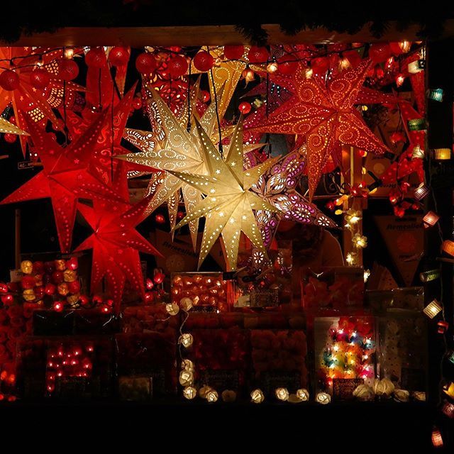 PADuisburg's tweet image. #Fotowalk über den Hamburger Weihnachtsmarkt mit Olaf Schieche @zolaq_lightart am 14.12. Infos: bit.ly/2Q8yxet
#pacertified #weihnachtsmarkt #weihnachten #langzeitbelichtung #fotokurs #hamburg #fotoworkshop ift.tt/2Dv4sCp