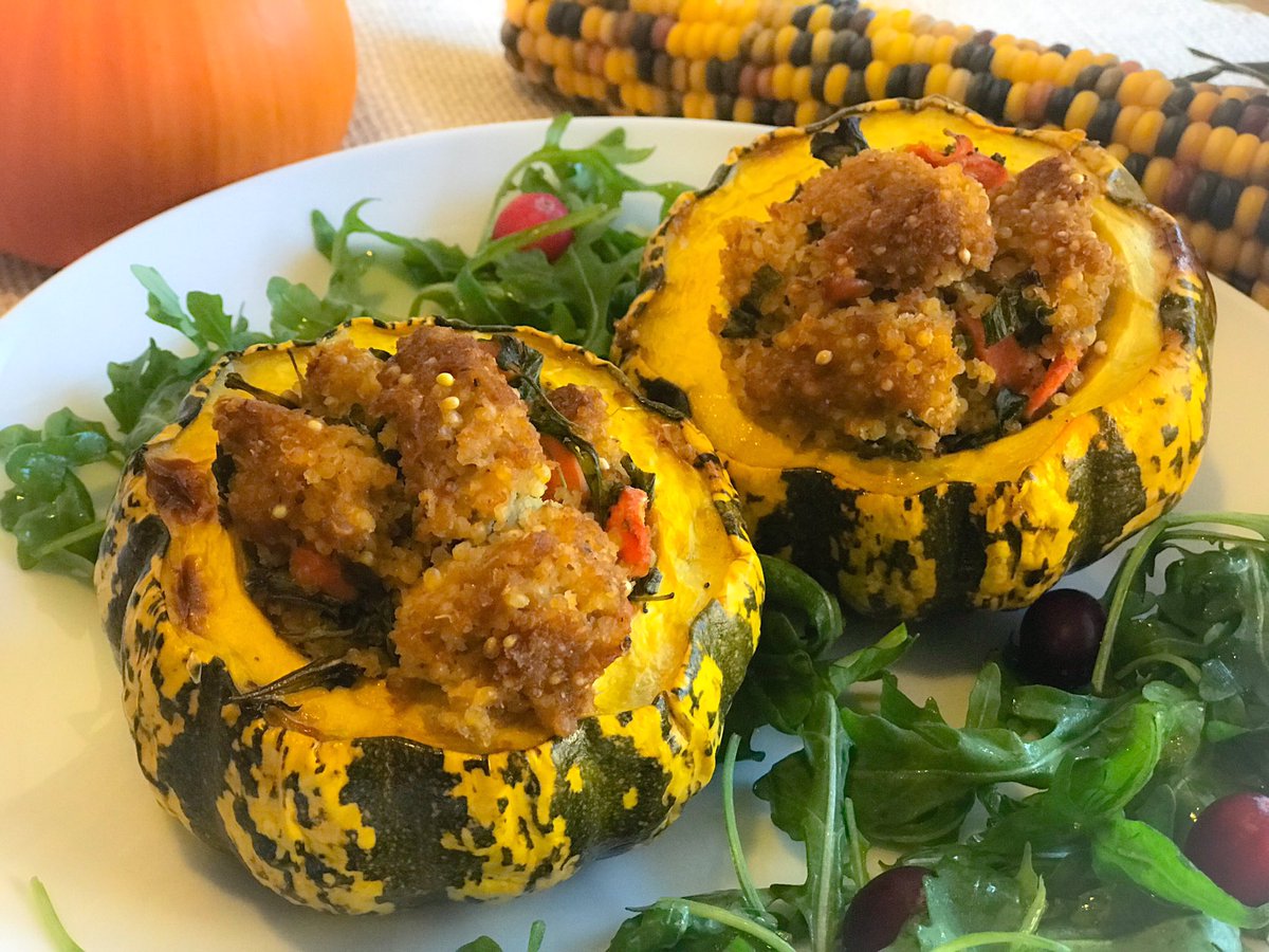 Looking for a delicious Plant-Based and Gluten Free Thanksgiving side dish? We’ve got you covered with this Qrunch Stuffed Thanksgiving Squash! Head to qrunchfoods.com/recipes for the deets 🌱
