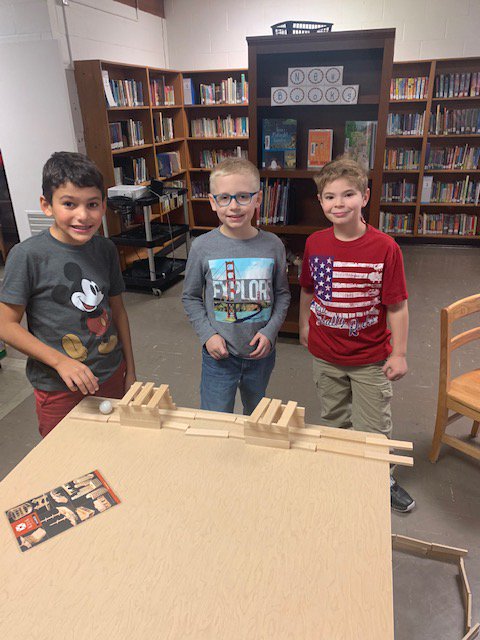 Fishkill_Lib's tweet image. 3rd Graders using KEVA Planks in the library! #kevaplanks
