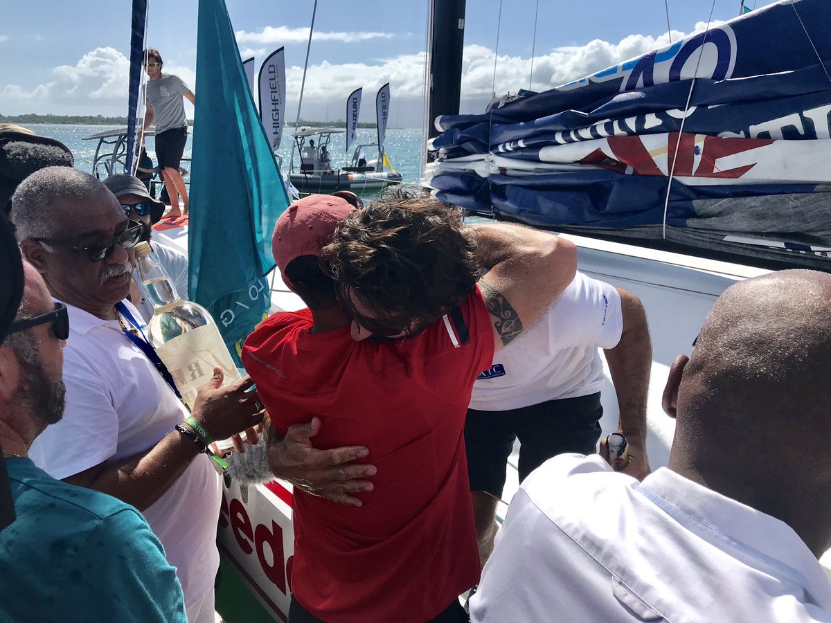 sailingdamien's tweet image. « @yoannrichomme a fait la course parfaite ! Il y a le résultat bien sûr mais aussi la manière. C’est super ! Je suis super fier de sa performance et suis content d’avoir pu aller le chercher en mer ce matin » BRAVO @yoannrichomme 🏆 VAINQUEUR en @AssoClass40 #RDR2018