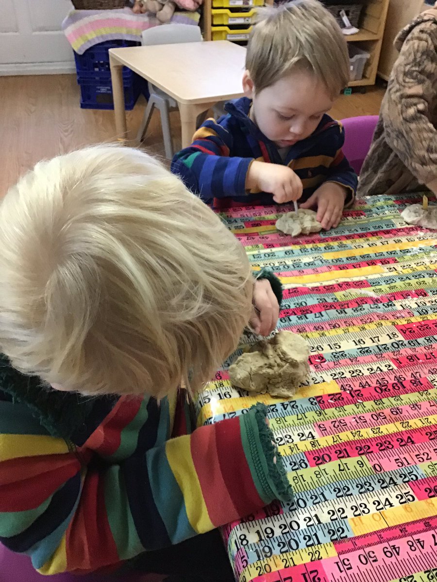 snapatworth's tweet image. Pre School used their word of the day to describe what their sensory playdough looked like. “It looks spectacular” #wordoftheday #learningwords