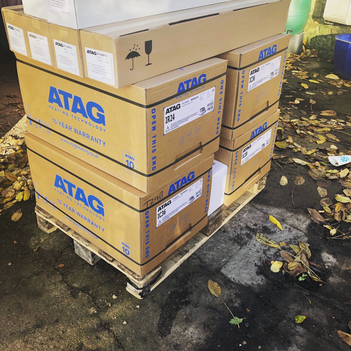 BurnettHeating's tweet photo. One is good, four are better. These ATAG boilers are flying off the shelves. Most efficient in Europe and 10 year full warranty. #atag #BuiltToLast https://t.co/EgZqv6m5Cb