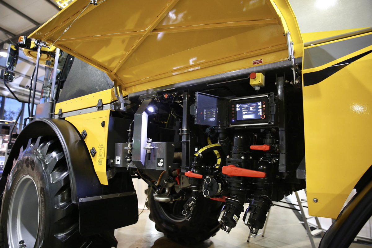 nexuschafer's tweet photo. All prepared for two days @MidsMachinery Look out for our Interceptor, Guardian and Horstine machines on the stand and take virtual tours of our product range on our Virtual Reality system, for a real view of the machines in the field 🇬🇧⭐️🔥 #chafermachinery #firstinthefield https://t.co/MpqeQZE6Fo