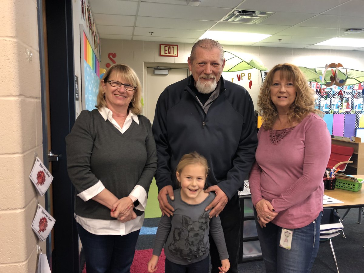 sixthgradeWLE's tweet photo. More VIP guests!   Grandparents Day ❤️❤️❤️❤️ at Woodland! https://t.co/iPpT2VJCIP