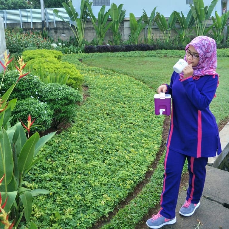 devi_nia89's tweet photo. @tupperwareID olahraga gaya aq menggunakan produk @tupperwareID #OOTD #MatchinginAja #PakeTupperware  @TOIBhubaneswar @MyBabyID @TeladanRasul @BuavitaID @pocariID @qt @Bebeclub_ID https://t.co/N19QcuB3qR