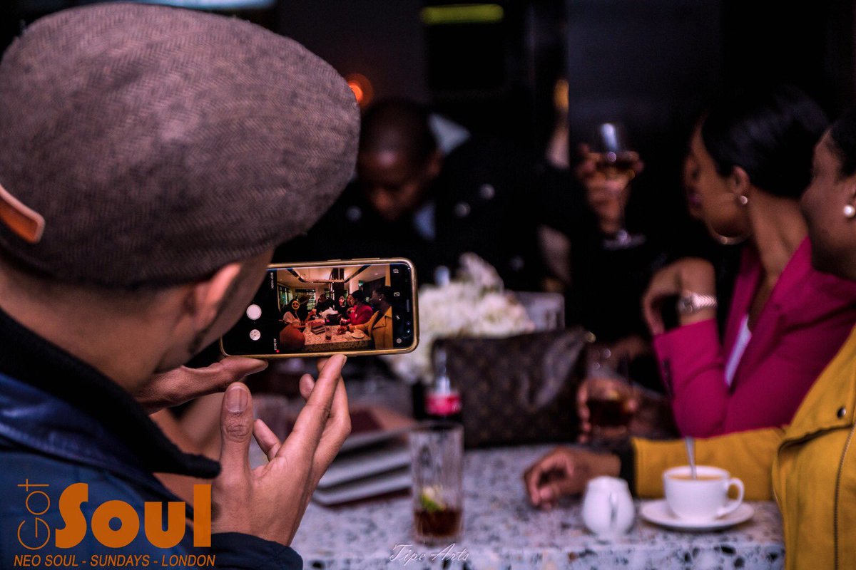 tipe_arts's tweet image. It was cold but last Sunday had beautiful moments at @GotSoulEvents 
#tipearts #canon_photos #candidphotographer #london #lightroom #friends #neosoul #sundayevenings #chilltime #fun #smiles #blackgirlmagic #melanin