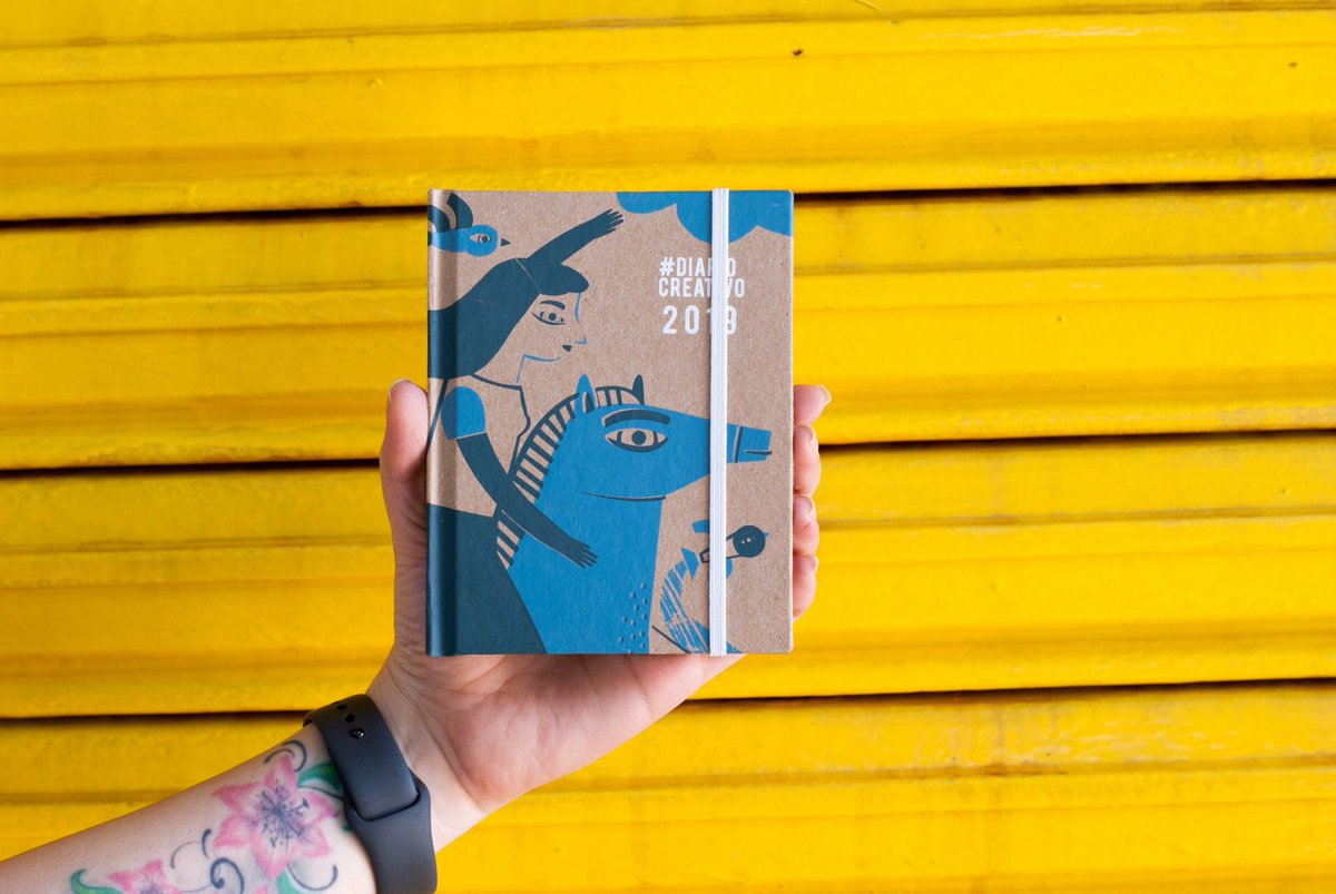 pieldemole's tweet photo. ¡#Diariocreativo 2019 ya está aquí!
Consigue este y más diseños de edición limitada, #hechoamano con materiales reciclados y 100% mexicanos.
De venta exclusiva por @Kichink
https://t.co/FZIP7biRsM
*Diseño portada: @esteliilustra
#madeinmexico #pieldemole #ecofriendly https://t.co/muPl62yauS