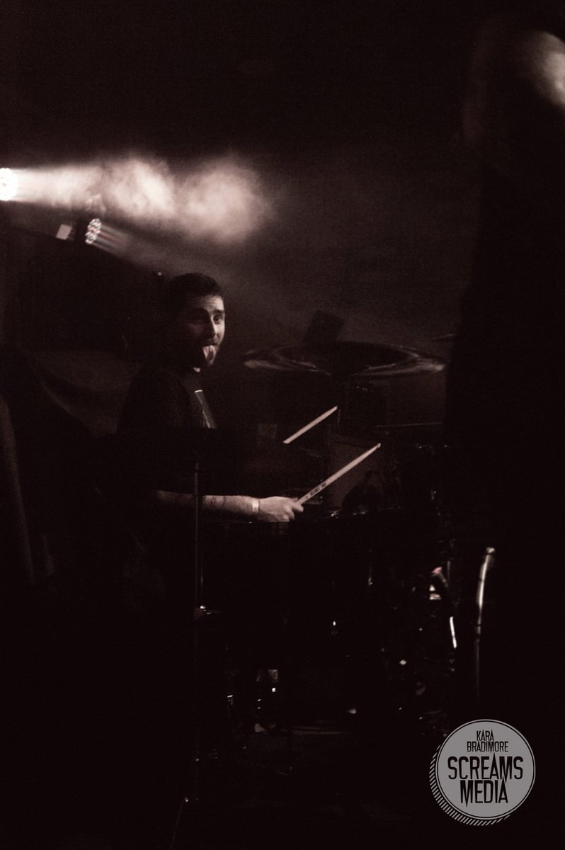 KBSCREAMSMEDIA's tweet photo. 11/18/2018 Rum Runners / @londonmusichall 
@WeAreTheHealing, @TheNorthernTO, @WindCriesMaryON &amp; @BOOOfficial 

Read the concert review and see all the images at https://t.co/fnttnAcFgb

#screamsmedia #screamsmediareview #concert #concertphotography #metal https://t.co/NhJDZ8AqM7