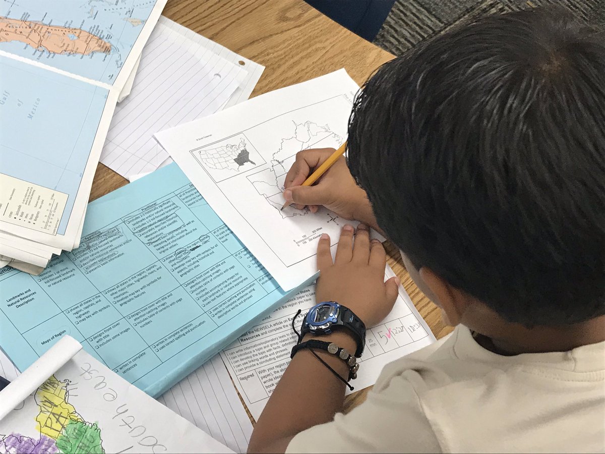 Tanya_IDE's tweet photo. Key to #LATIC - using the rubric for student self assessment, goal setting AND teacher facilitation... both in action in 3rd grade @TropicIslesElem #UseTheRubric https://t.co/HOyK2LeZ2R
