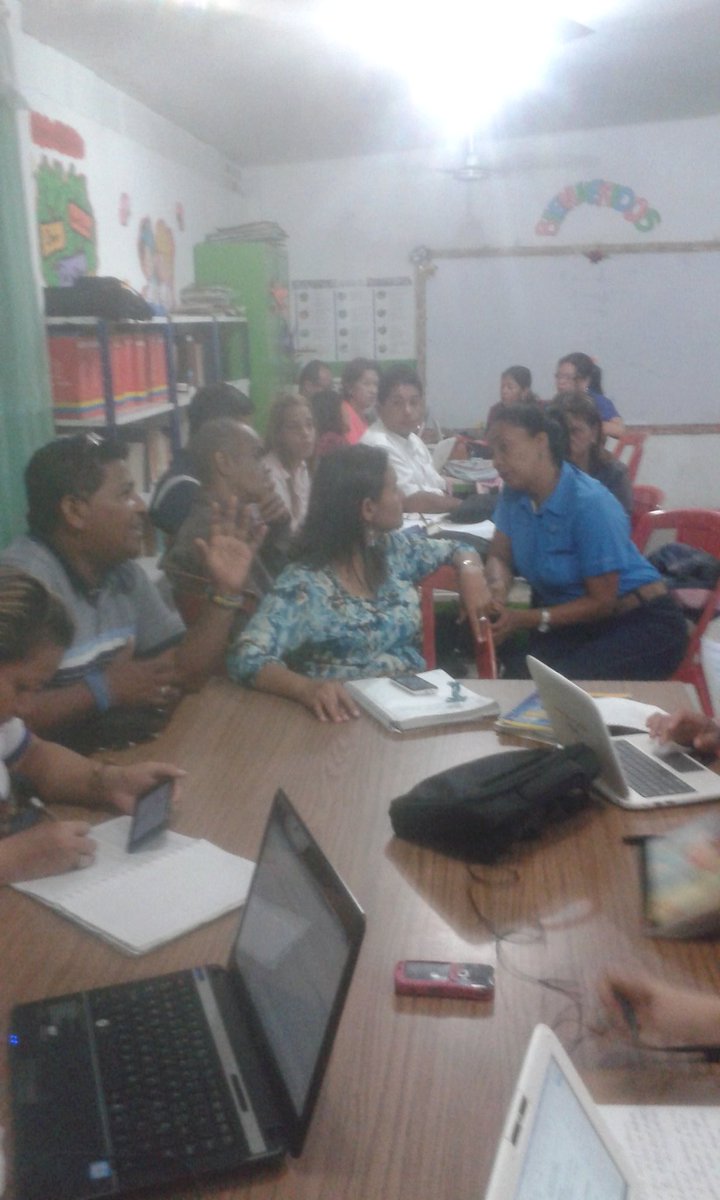 NohemiR5665's tweet photo. #Caroni Activados en la Organización del Congreso Circuital CLIFP y Supervisores del Municipio en la UEB Dr José Angel Ruiz @NicolasMaduro @MPPEDUCACION @cen_araguaney @psuvaristobulo @RosangelaOrozco @gtorodelara @sheieduc @SaIaBolivar @Mirelva_ma https://t.co/VqKtSFFuui