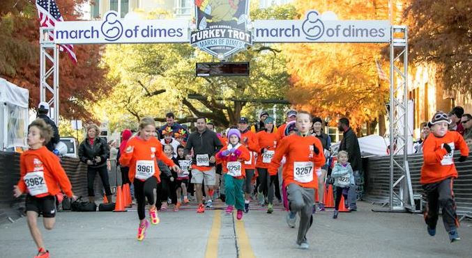 AllisonWAFB's tweet photo. SIGN UP: #TurkeyTrot a local Thanksgiving tradition raising $ for @MarchofDimes It's Thanksgiving morning #downtownBR @DDDBatonRouge @WAFB Check out the list of all the local races from FreshJunkie coming up including #TurkeyTrot info>> https://t.co/C8Z7ltmYnd #GetFitRedStick https://t.co/PZ7P3CMDy0