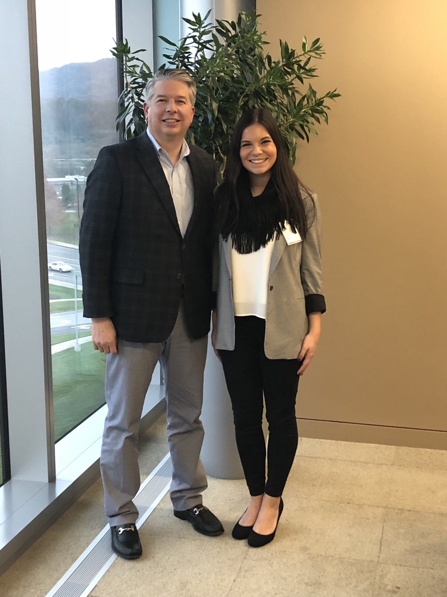 10X_UTK's tweet photo. Our final interview call happened last week with Eastman Chemical Company! Thanks for the insight @EastmanChemCo 🤝 #ATTuesday #CSRUpdates https://t.co/dObCXKpV9o