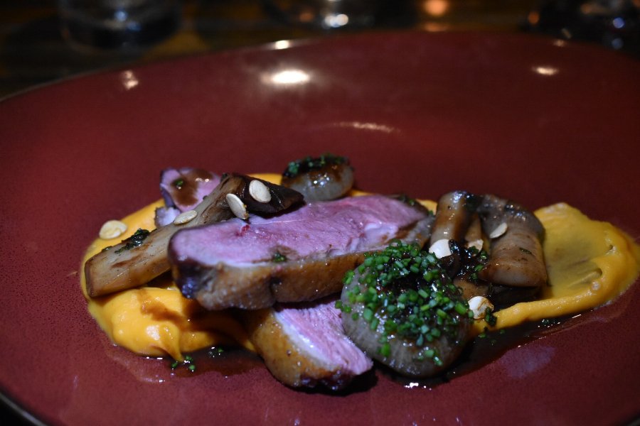 BurwellsChs's tweet photo. What the duck is that? Its a Pennsylvania White Peking Duck with sweet potato puree, trumpet mushrooms, fingerling potatoes, and red wine-braised cipollini onion. Who's hungry?? https://t.co/g9reYSQTTo