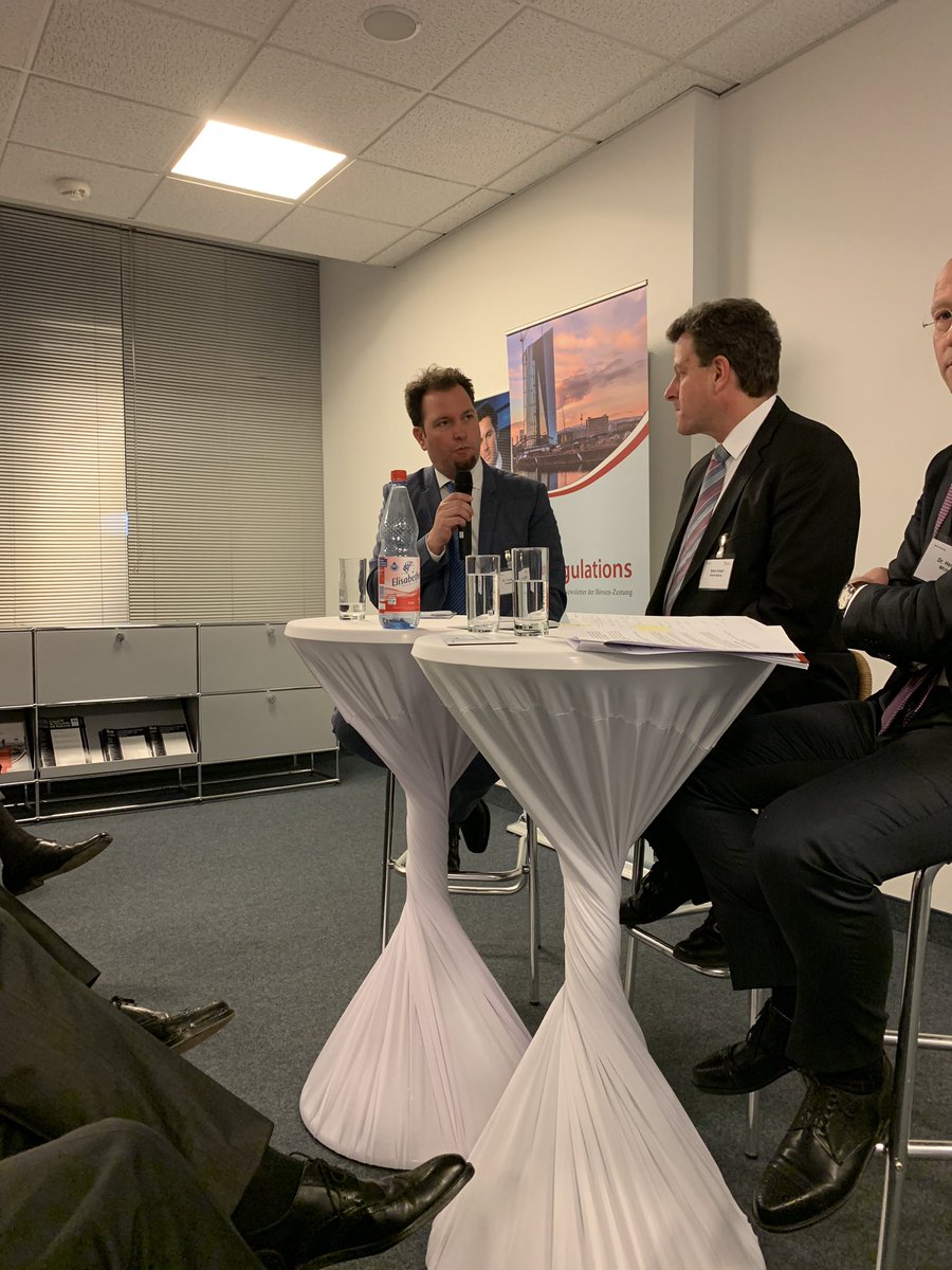 JensZinke1's tweet photo. Dr. Torsten Schaper beim #Rules&amp;Regulations-Abend: Planungssicherheit fehlt beim „EU-Pass“, Hoffnung auf „Äquivalenz+“ risikoreich https://t.co/LBS8F0EyJ4