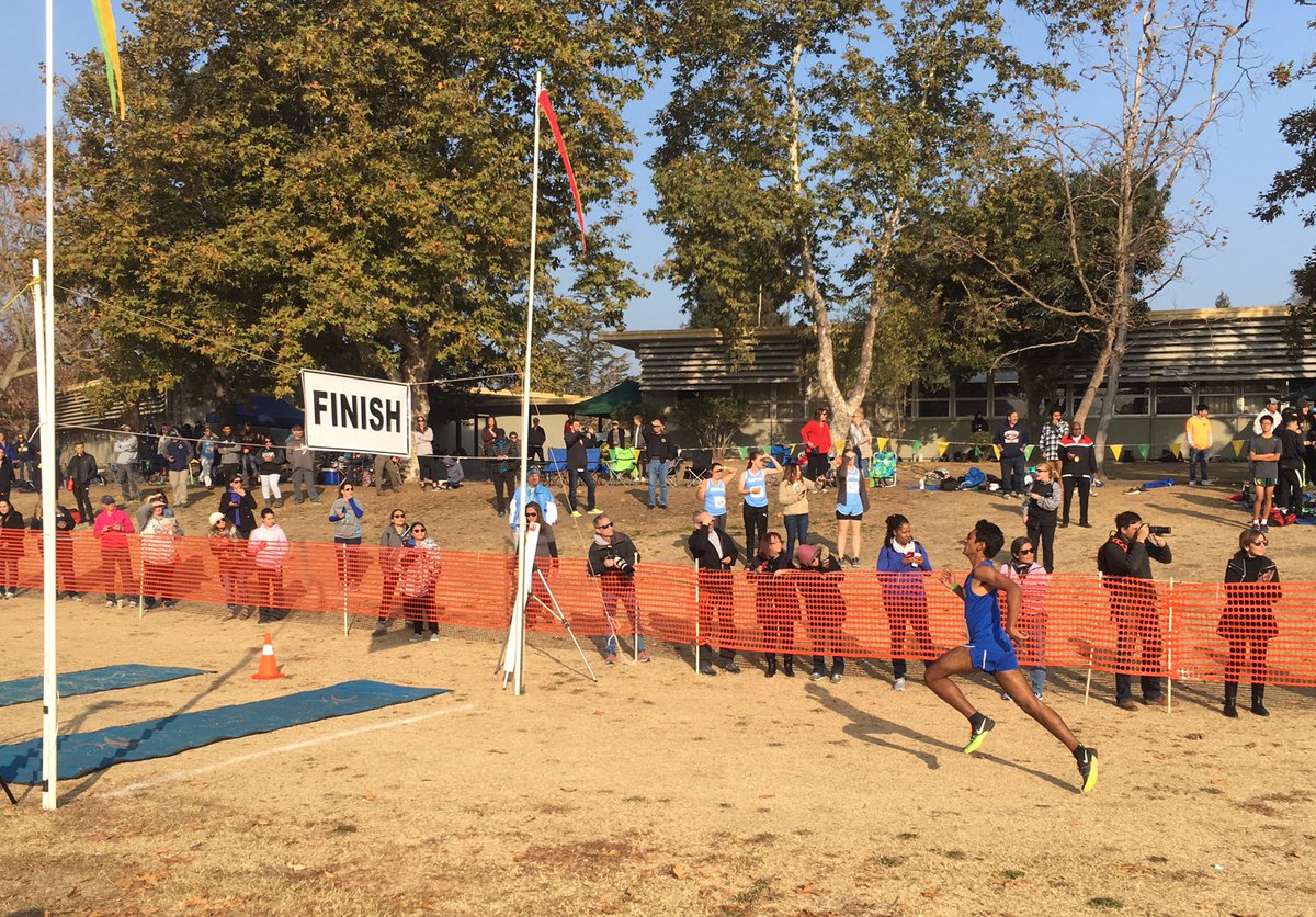 JustinDSullivan's tweet photo. 2 @foothillfalcons will be #soaringatstates on Saturday. Congratulations @running______r_ and Shrey Shah! #GoFoothill https://t.co/AvpB9PlHGJ