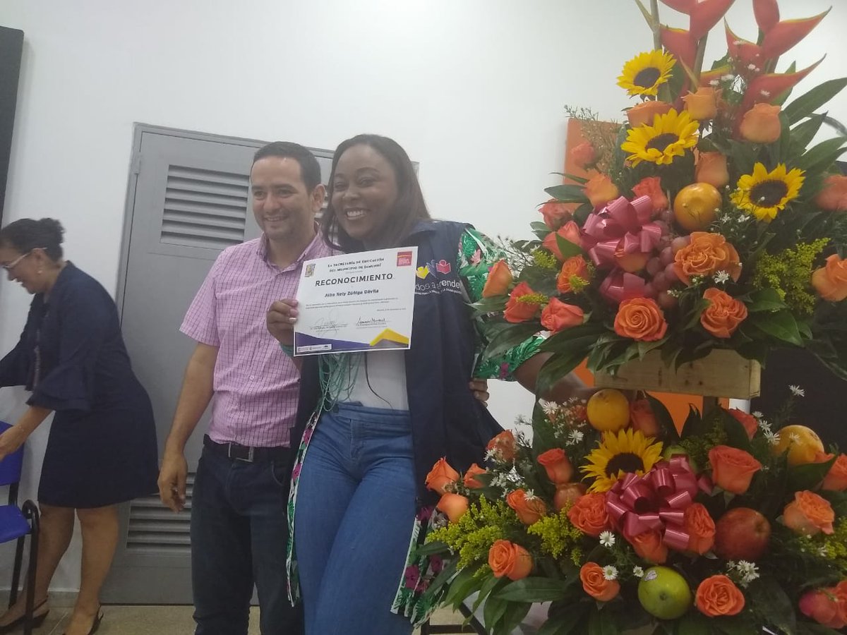 PTA_Colombia's tweet photo. En rendición de cuentas con la secretaría de educación de #Jamundí, se realizó un reconocimiento a la formadora Deisy Cuartas y a los tutores del Programa Todos a Aprender. ¡Felicitaciones! 👏👏 https://t.co/9T2ijiUVeL