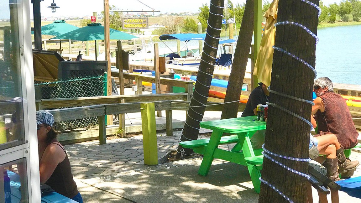 Come eat with a view at Bubba’s Love Shak!
#bubbasloveshak #livemusic #food #drinks #views #marshwalk #fun #friends