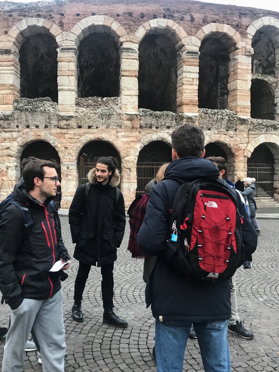 NicoleFusetti's tweet photo. Il gruppo di storia dei media a lavoro in quel di Verona.
#staytuned
#faccedaVerona https://t.co/Uqk44RGEhB
