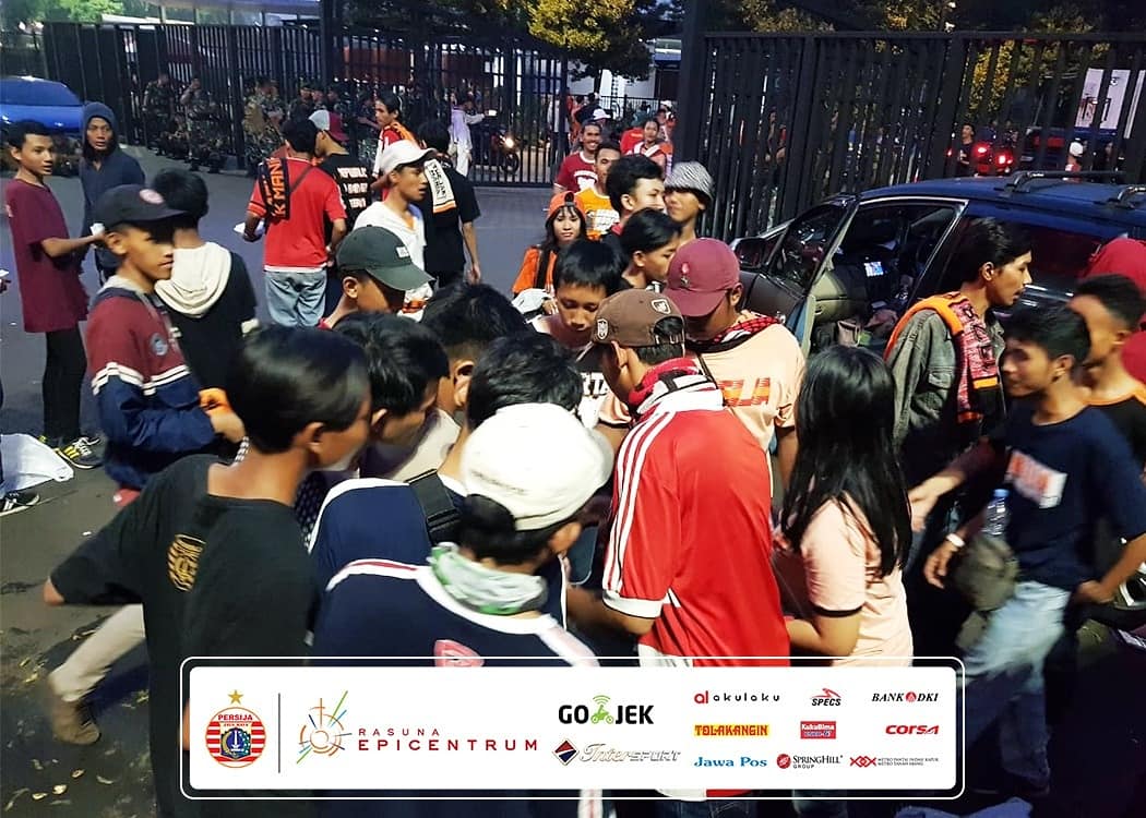 Persija_Jkt's tweet photo. Sinergi Polisi dan The Jakmania. Pertandingan di GBK aman

#PersijaJakarta #PersijaSelamanya https://t.co/tanqfzlLBI