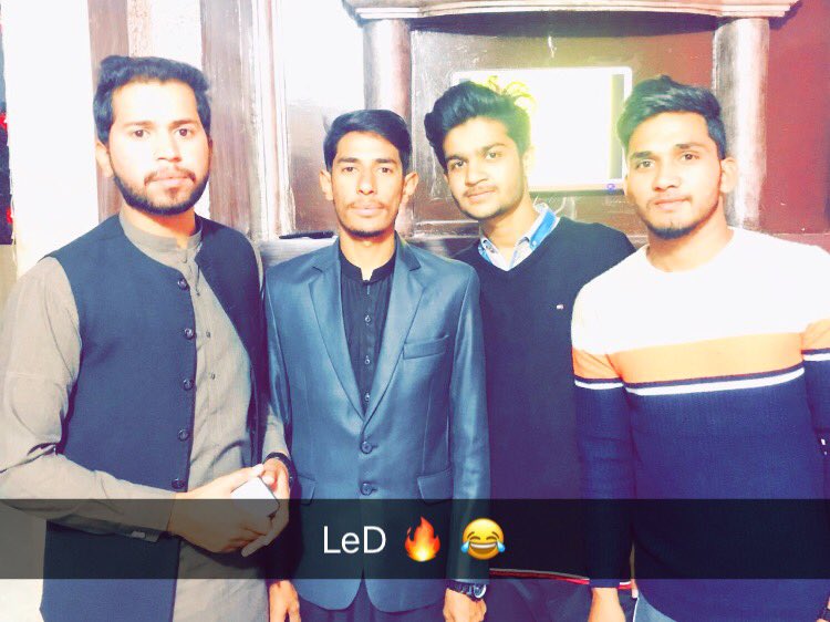 ijaz_official1's tweet photo. 👈میدان لگے تے پتا لگدا اے...😎
👈جگرے تے تعلق ✋ بول کے نئی دسے جاندے...😇
#_YaaR 👊👊👊👊 https://t.co/sxHY5VoNTS