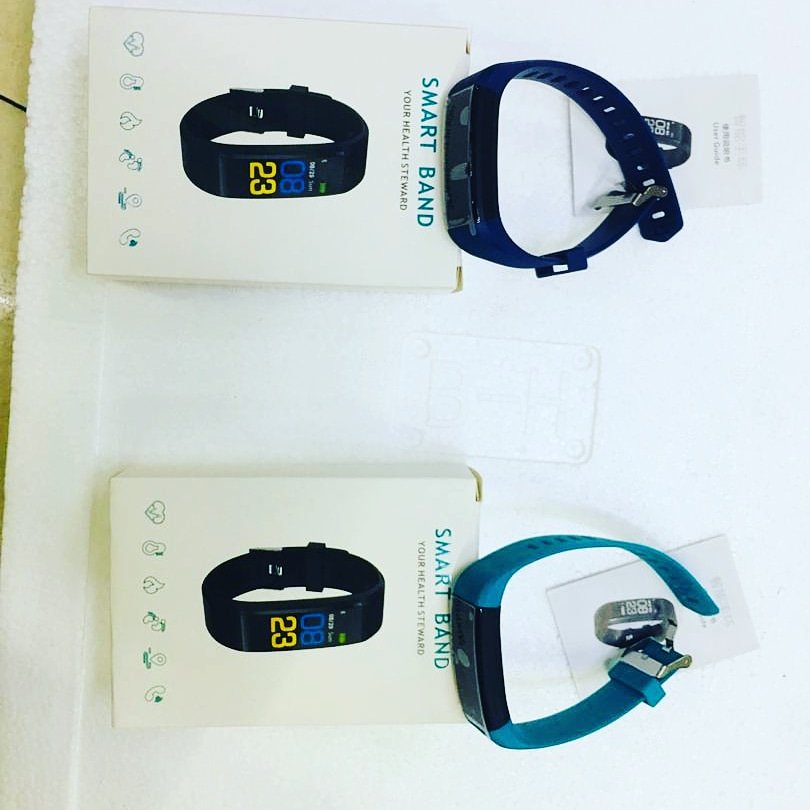U_and_peter2023's tweet photo. SMART BAND.. heart rate monitor, steps counter,sleep time,Bluetooth, water resistant watch...
N5000 only.. #hustersquare #TDOR #9jabrandchick #TuesdayMotivation https://t.co/OcYmhBJrX8