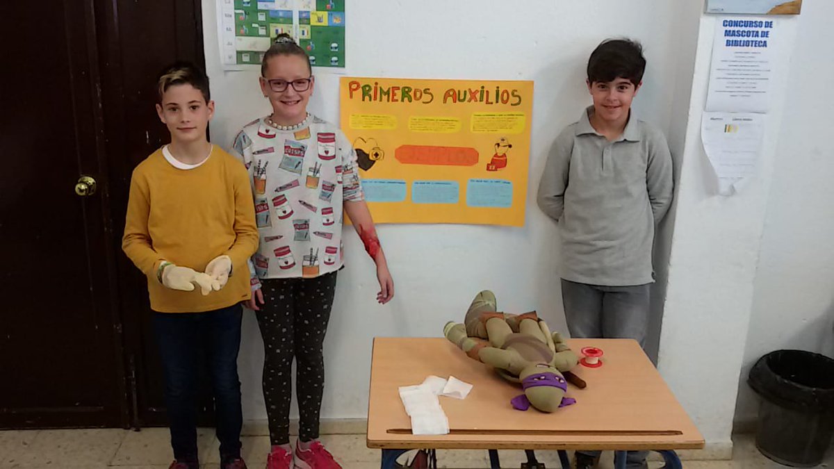CeipPedro's tweet photo. ¡¡¡Se han vuelto investigadores!!! 
En el tercer ciclo aprenden mediante grupos cooperativos sobre avances científicos en el ámbito de la salud.
¡Enhorabuena por vuestro trabajo! @ProEdSaludable #aprendemosinvestigando #otraeducacionesposible #aprendizajecooperativo https://t.co/NrNhM5L65p